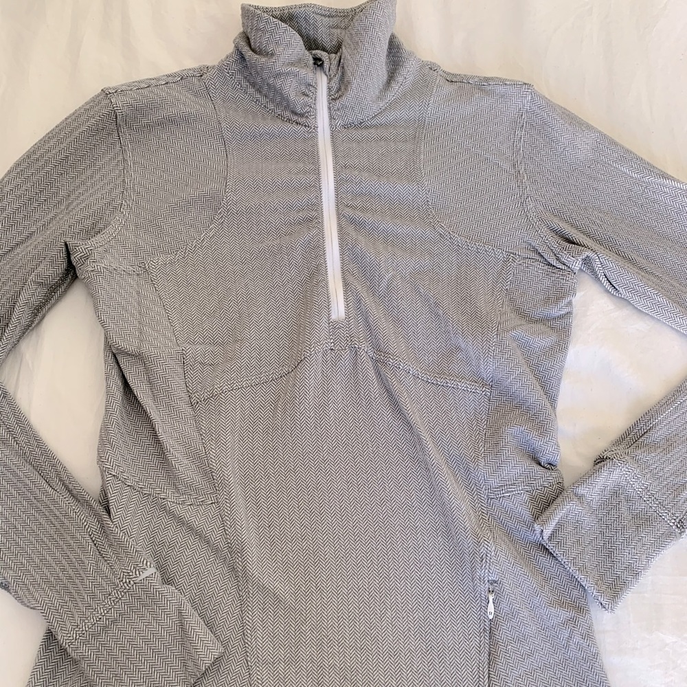 Lululemon women’s 3/4 zip - size 8